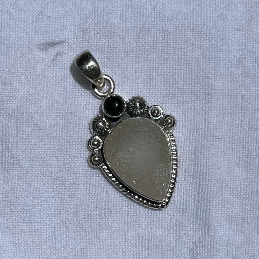 Sugar Druzy & Black Onyx Pendant in Solid 925 Sterling Silver - Picture 3 of 3